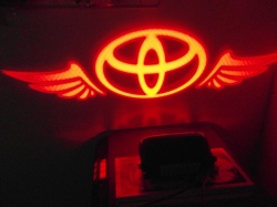 проектор заднего бампера toyota проекция логотипа на бампер