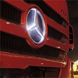Светящийся логотип грузовика Mercedes,светящаяся эмблема грузовика мерседес мп5,светящийся логотип на авто грузовика Mercedes,светящийся логотип на автомобиль грузовика мерседес мп5,подсветка логотипа грузовика Mercedes мп5