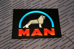 Светящийся логотип на спалку MAN,светящийся логотип для грузовика на спалку MAN,светящаяся эмблема на спалку MAN,табличка на спалку MAN,картина на спалку MAN,логотип на стекло на спалку MAN,светящаяся картина на спалку MAN,светодиодный логотип на спалку M