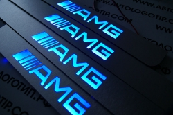Подсветка порогов AMG,накладки на пороги с подсветкой AMG,светящиеся накладки на пороги AMG,светодиодные накладки на пороги AMG,светодиодные накладки на пороги авто AMG,накладки на пороги led AMG,декоративные накладки амг