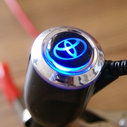 зарядка для телефона с логотипом toyota зарядка для телефона с логотипом автомобиля