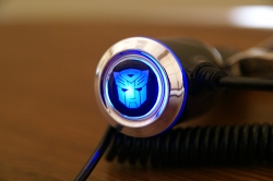 зарядка для телефона с логотипом autobots зарядка для телефона с логотипом автомобиля