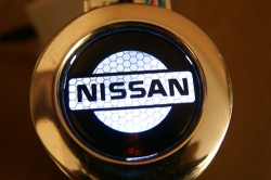 Пепельница с подсветкой логотипа NISSAN,автомобильная пепельница м с подсветкой,подсветка логотипа пепельница NISSAN,пепельница с подсветкой NISSAN,светящаяся пепельница NISSAN,пепельница автомобильная с подсветкой NISSAN,светящаяся пепельница с логотипом