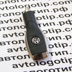 Автомобильное зарядное устройство универсальное с логотипом Volkswagen