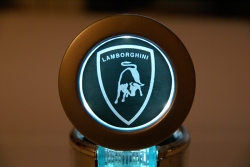 Пепельница с подсветкой логотипа LAMBORGHINI,автомобильная пепельница LAMBORGHINI с подсветкой,подсветка логотипа пепельница LAMBORGHINI,пепельница с подсветкой LAMBORGHINI,светящаяся пепельница LAMBORGHINI,пепельница автомобильная с подсветкой LAMBORGHIN