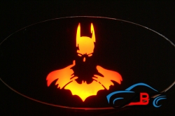 Светящийся,логотип,KIA,Sportage,Бэтмен,светящаяся,эмблема,на,авто,автомобиль,подсветка,логотипа,купить