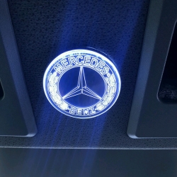 Светящийся зеркальный логотип Мерседес Mercedes,Светящийся логотип Мерседес Mercedes,зеркальное серебро с хром отделкой с 2D гравировкой надписи Мерседес Mercedes,купить светящийся логотип Мерседес Mercedes,заказать светящийся логотип Mercedes