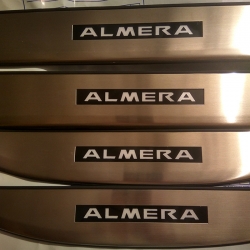 накладки на пороги с подсветкой Nissan Almera,светящиеся накладки на пороги Nissan Almera,светодиодные накладки на пороги Nissan Almera,светодиодные накладки на пороги авто Nissan Almera,накладки на пороги Nissan Almera,декоративные накладки Nissan Almera