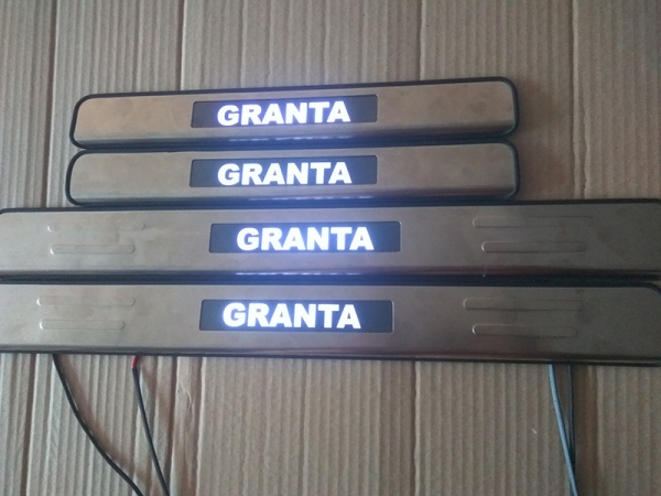 VAZ granta,накладки на пороги с подсветкой granta,светящиеся накладки на пороги granta,светодиодные накладки на пороги granta,светодиодные накладки на пороги авто granta,накладки на пороги led granta,декоративные накладки на пороги с подсветкой granta