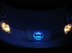 Светящийся логотип NISSAN NOTE,светящаяся эмблема NISSAN NOTE,светящийся логотип на авто NISSAN NOTE,светящийся логотип на автомобиль NISSAN NOTE,подсветка логотипа NISSAN NOTE,2D,3D,4D,5D,6D