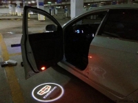 Подсветка логотипа в двери BMW ///M,подсветка дверей с логотипом BMW ///M,Штатная подсветка BMW ///M,подсветка дверей с логотипом авто BMW ///M,светодиодная подсветка логотипа BMW ///M в двери,Лазерные проекторы BMW ///M в двери,Лазерная подсветка BMW ///