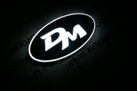 Светящийся логотип Santa Fe DM,светящаяся эмблема Santa Fe DM,светящийся логотип на авто Santa Fe DM,светящийся логотип на автомобиль Santa Fe DM,подсветка логотипа Santa Fe DM ,2D,3D,4D,5D,6D