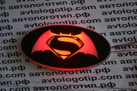 Светящийся логотип KIA Sportage Бэтмен против Супермена