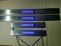 накладки на пороги с подсветкой Chrysler,светящиеся накладки на пороги Chrysler,светодиодные накладки на пороги Chrysler,светодиодные накладки на пороги авто Chrysler,накладки на пороги led Chrysler,декоративные накладки Chrysler