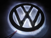 Светящийся логотип Volkswаgen Multivan,светящаяся эмблема Volkswаgen Multivan,светящийся логотип на авто Volkswаgen Multivan,светящийся логотип на автомобиль Volkswаgen Multivan,подсветка логотипа Volkswаgen Multivan,2D,3D,4D,5D,6D