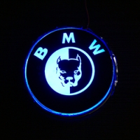 Светящийся логотип BMW Pitbull,светящаяся эмблема  BMW Pitbull,светящийся логотип на авто BMW Pitbull,светящийся логотип на автомобиль  BMW Pitbull,подсветка логотипа BMW Pitbull