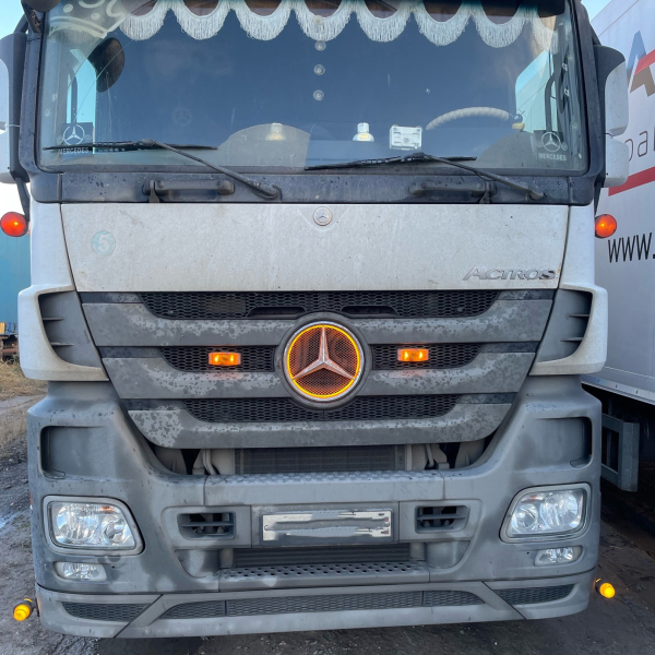 Светодиодная подсветка логотипа грузовика Mercedes Actros MP4 подложка  Хотите выделяться среди толпы однообразных и «серых» грузовиков мерседес МП4? Предлагаем оригинальное решение, светящиеся логотипы Mercedes Actros MP4, в «www.автологотип.рф» вы может